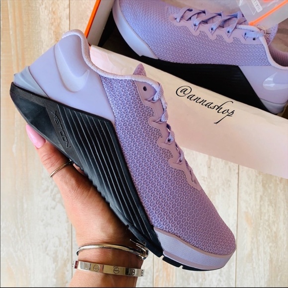 NWT Nike Metcon 5 lavender - Picture 2 of 8